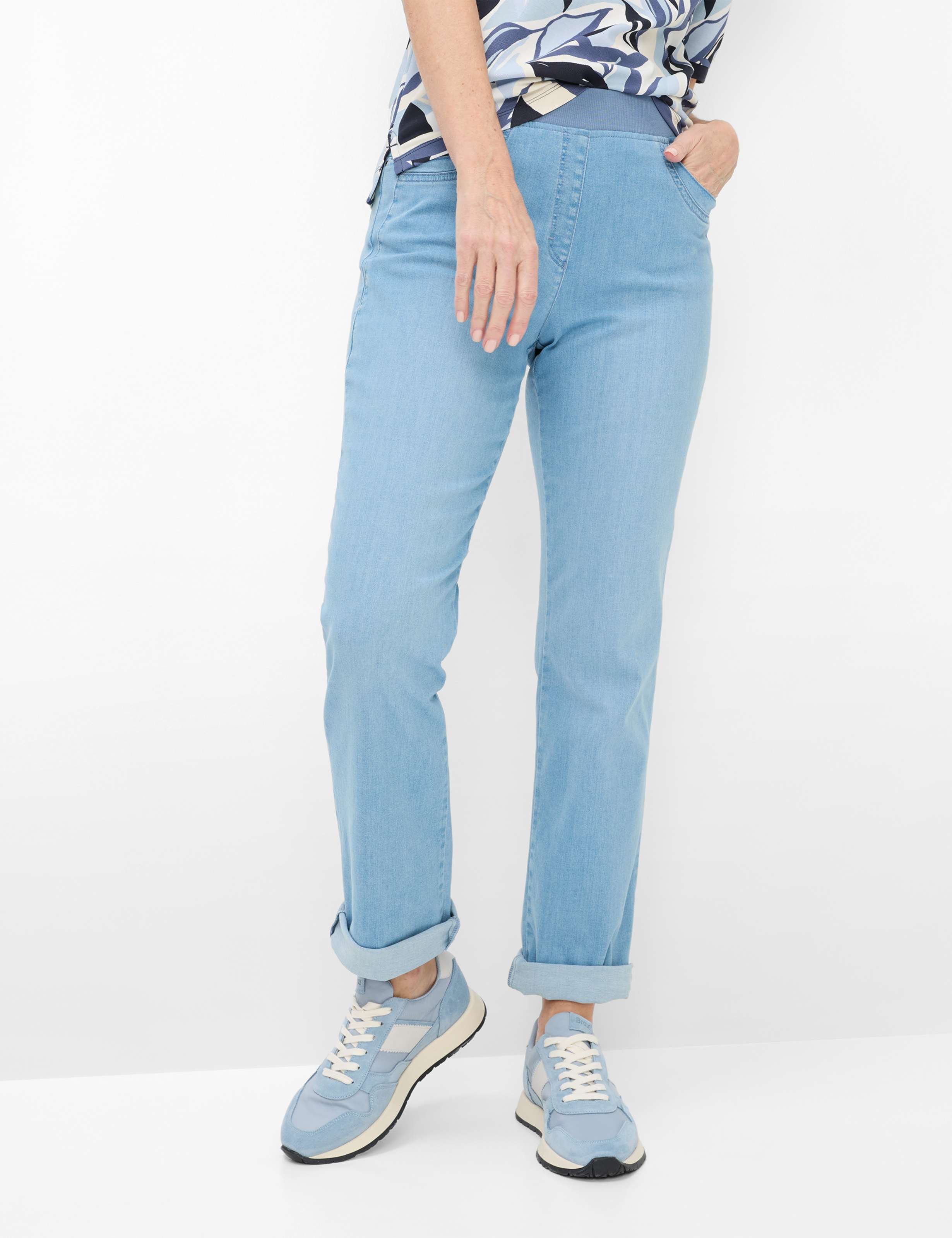 Raphaela by Brax Damen Five-Pocket-Hose Style CARINA FUN BLEACHED LIGHT BLUE SLIGHTUSED, denim hellblau, Gr. 52K