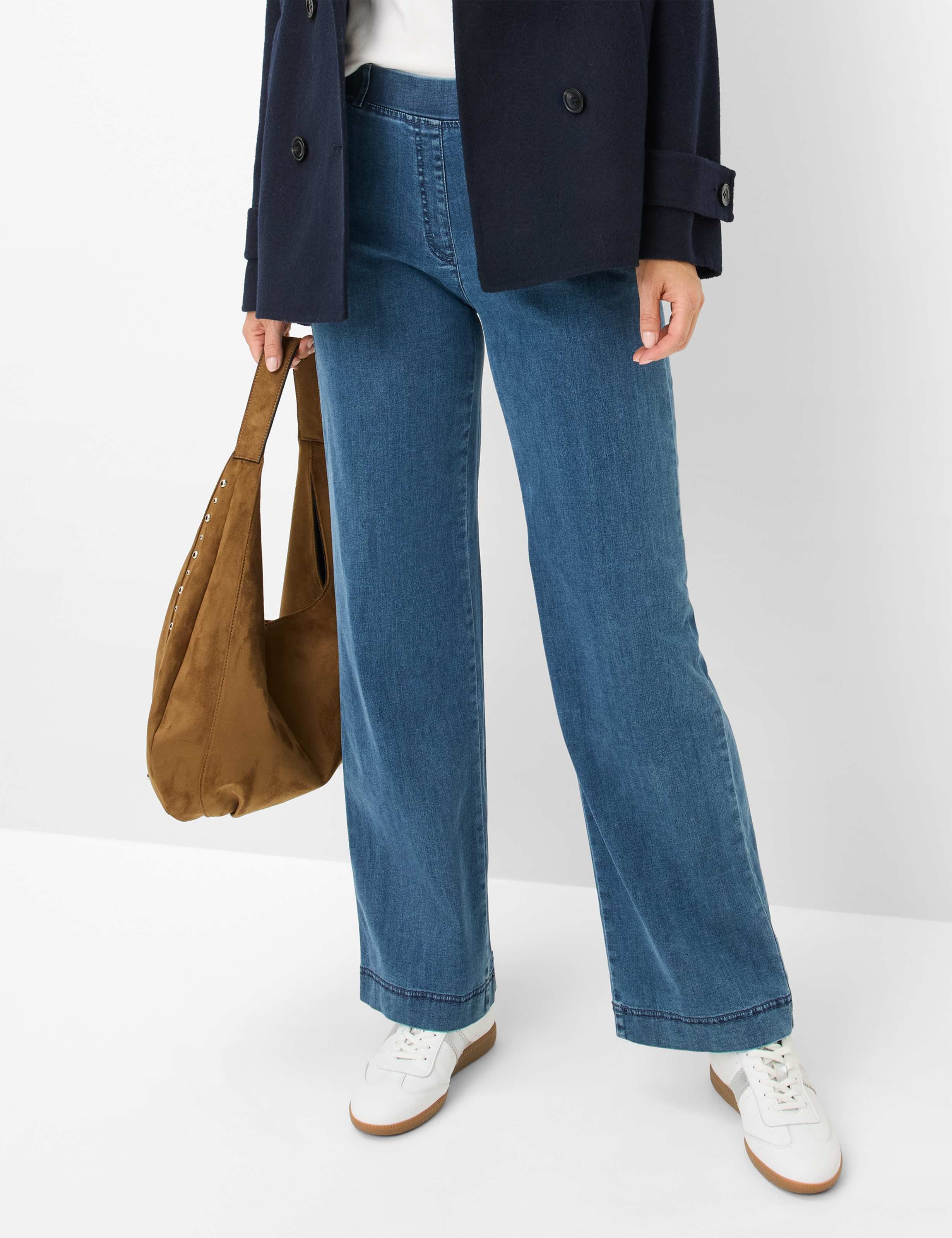 Thumbnail - Raphaela by Brax Damen Marlenehose Style PAM FLARED STONED, denim blau, Gr. 46K