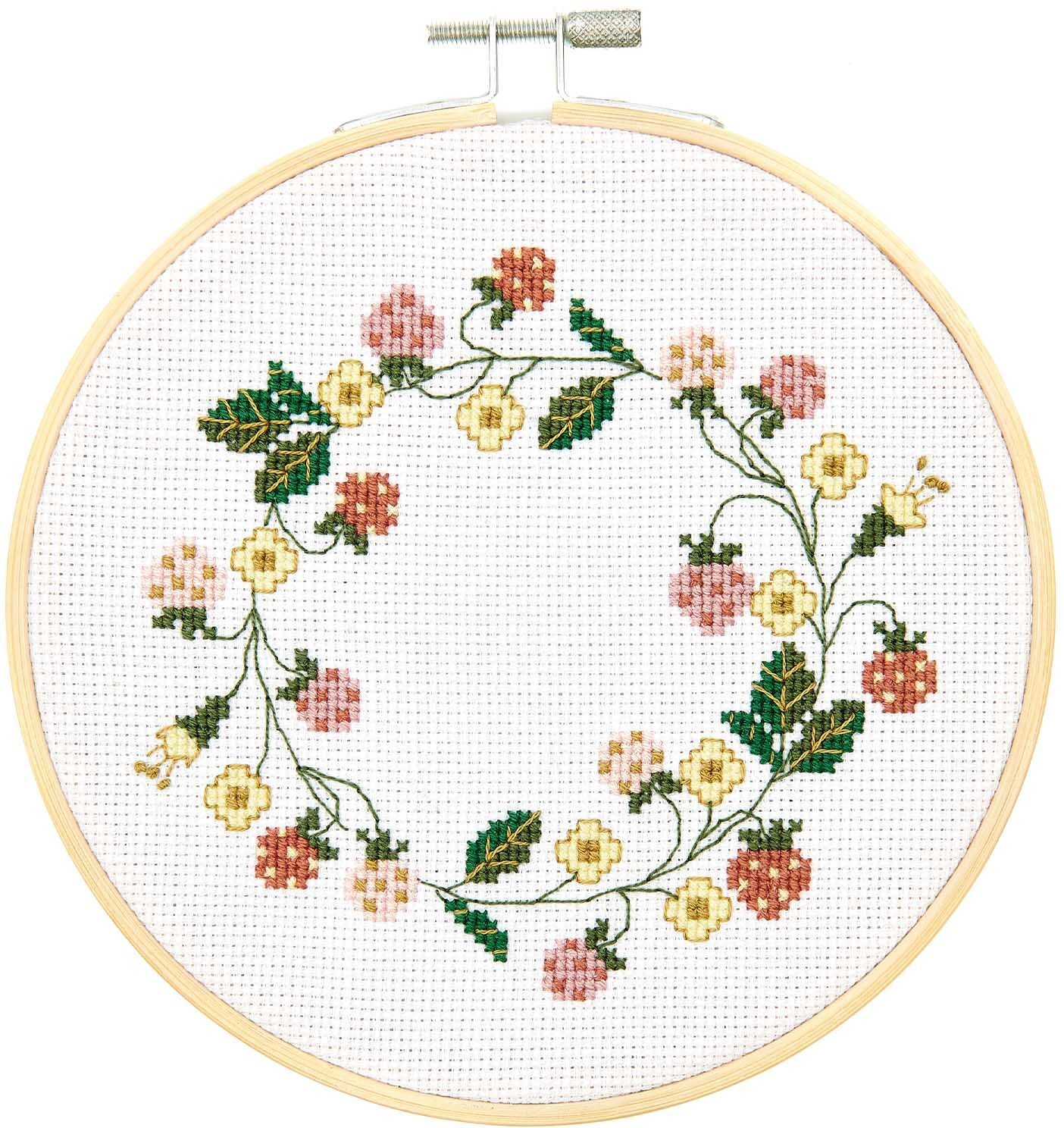 Rico Design Stickpackung Erdbeerkranz Bild