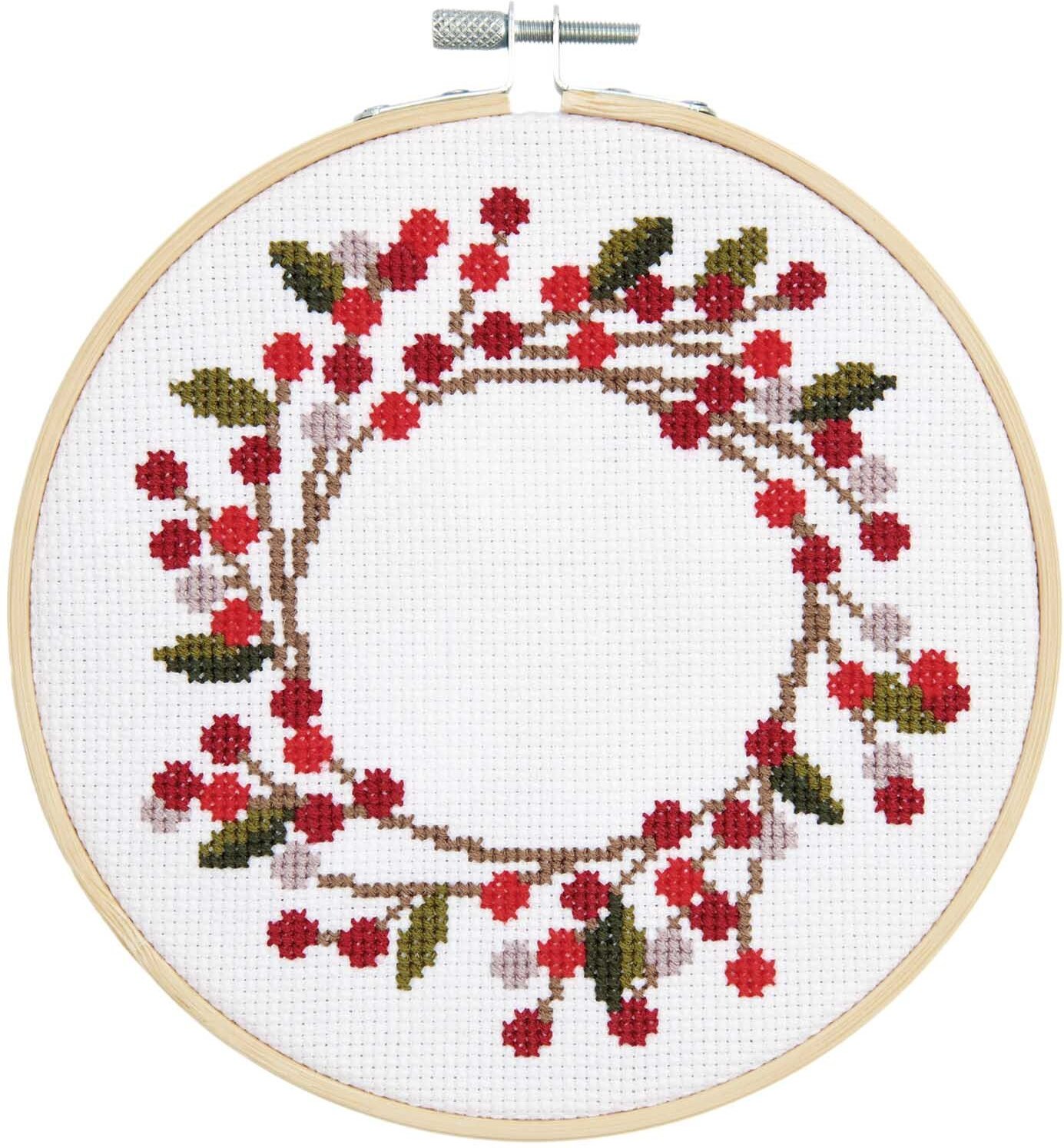 Rico Design Stickpackung Hagebuttenkranz Bild Ø 15cm