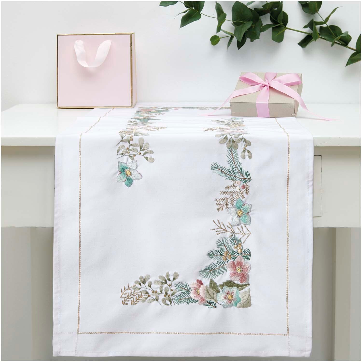 Rico Design Stickpackung Läufer Christrosen 45x100cm