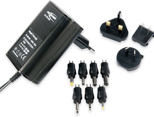 Universal-Netzteil bis 18 W, inkl. 7 verschiedenen Steckertypen schwarz