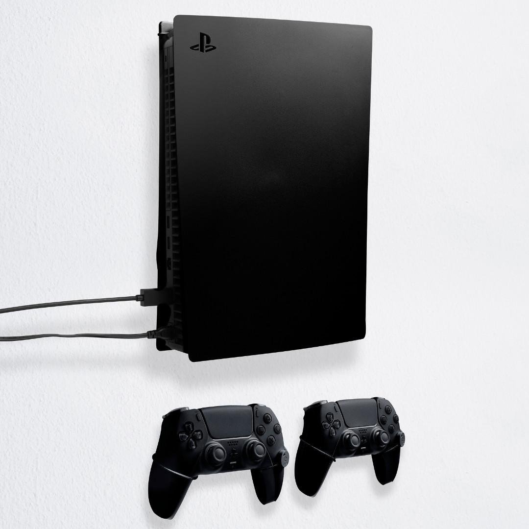 PlayStation 5 Wall Mount Bundle PlayStation 5 Wandhalterung, PS5 + 2x Controller, Schwarz
