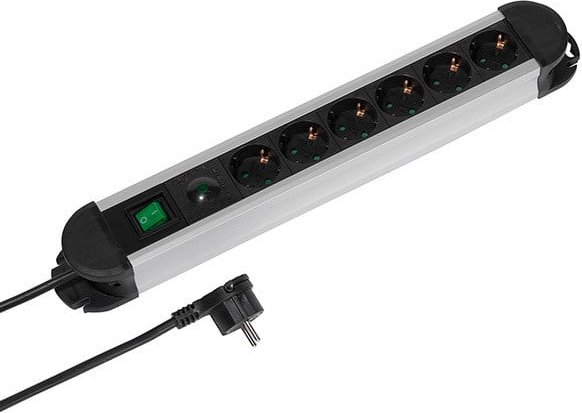6-fach Steckdosenleiste mit Überspannungsschutz, schaltbar (37657)