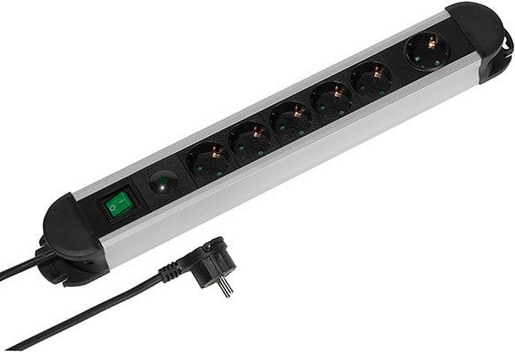 6-fach Steckdosenleiste mit Überspannungsschutz, schaltbar (37660)