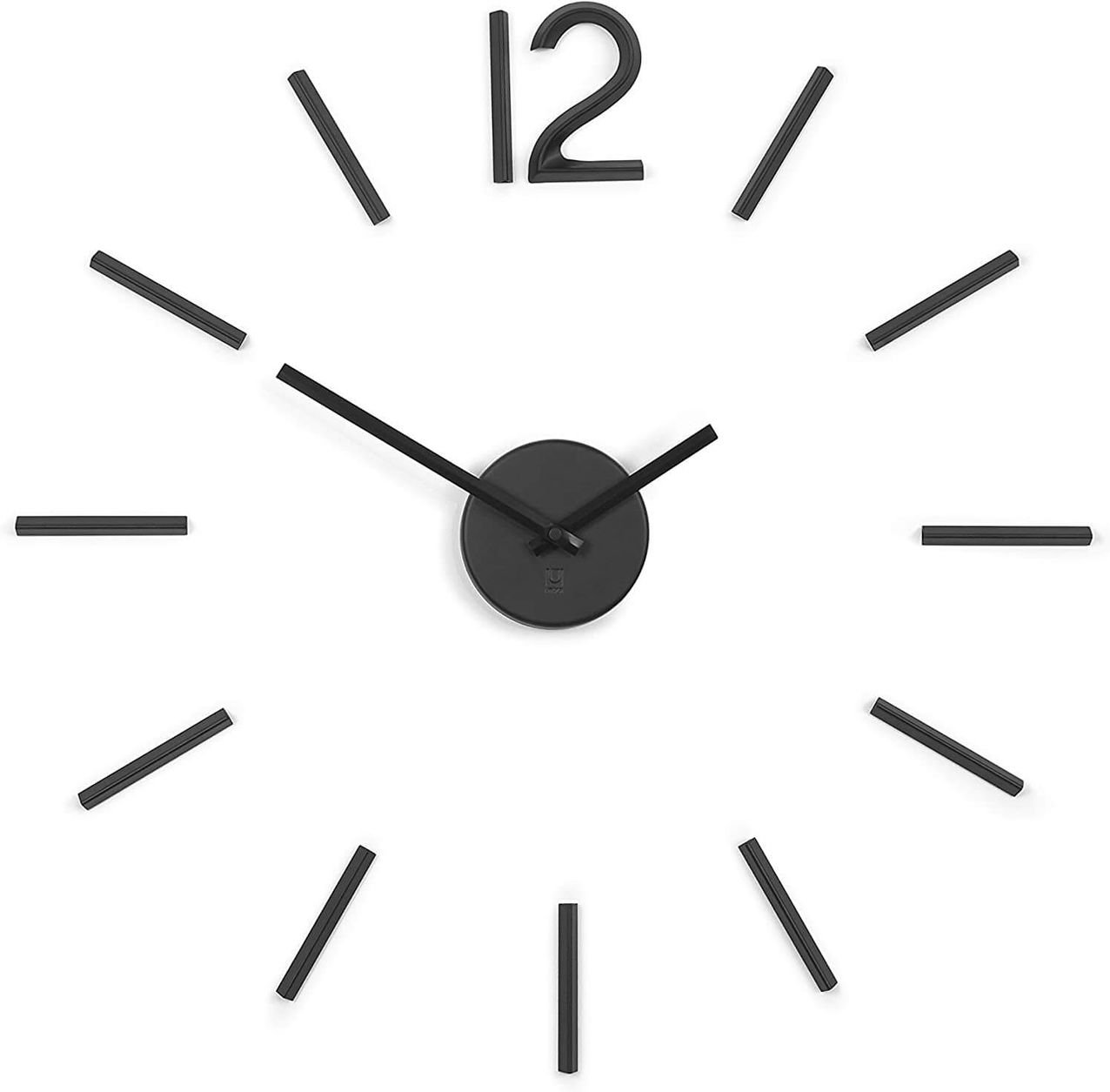 Umbra BLINK DIY Quarz Wanduhr ohne Rahmen als Wanddekoration aus Metall mit Ziffern zum Aufkleben