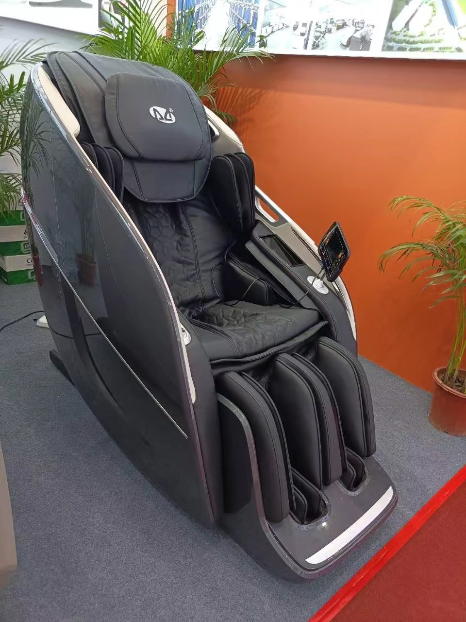 Elektrischer Massagesessel mit Airbag & 3D-Massage-Mechanismus, Lautsprecher & Touchscreen-Display