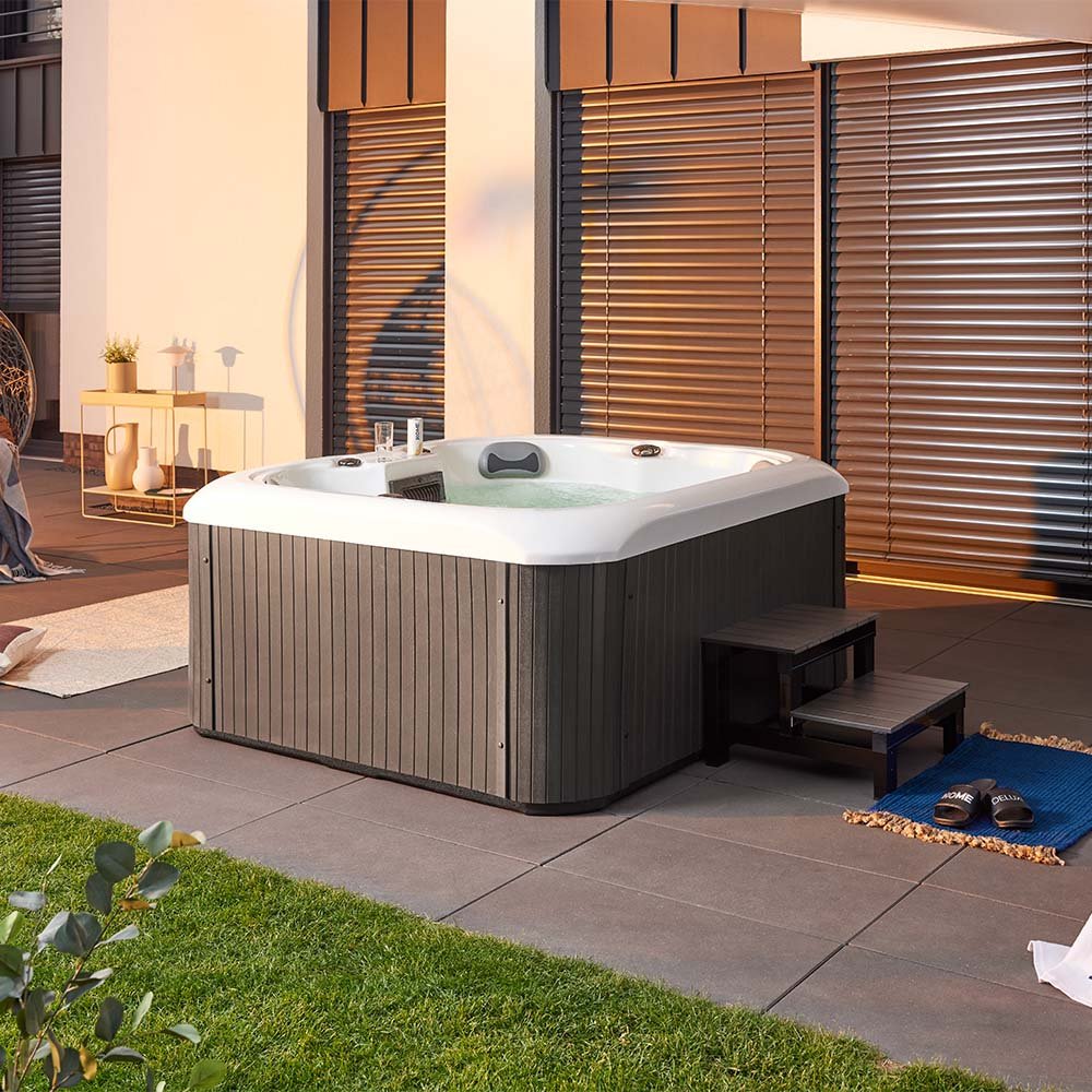 Outdoor Whirlpool SEA STAR - mit Treppe und Thermoabdeckung