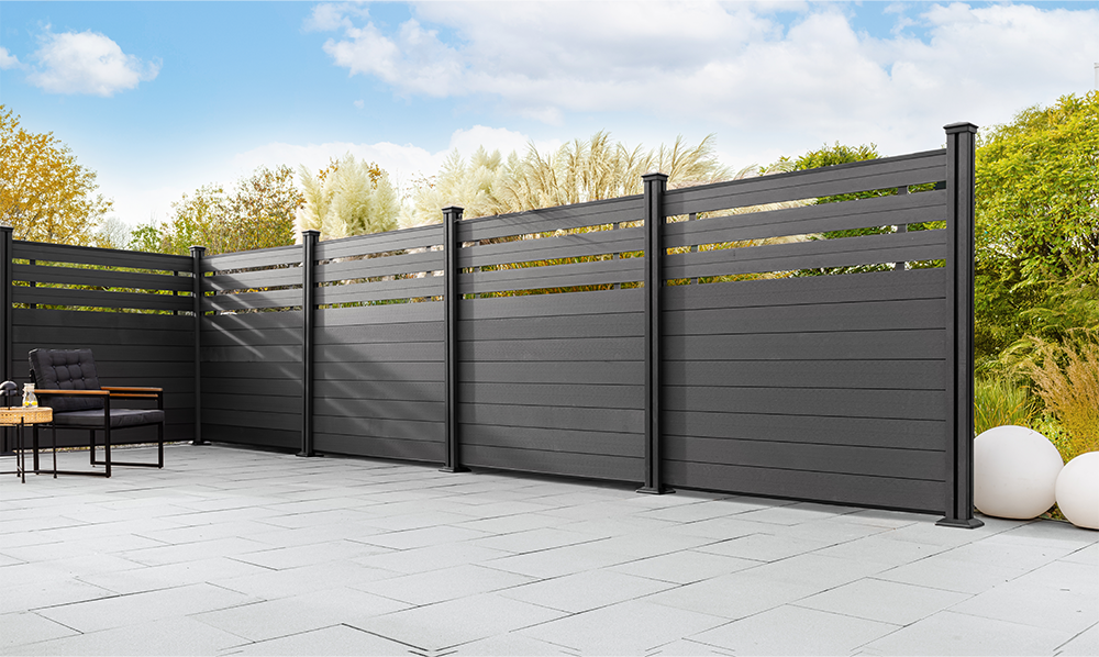 WPC-Sichtschutzzaun CORTADO - 5x Element + 6x Pfosten mit 3 Luftöffnungen - Schwarz