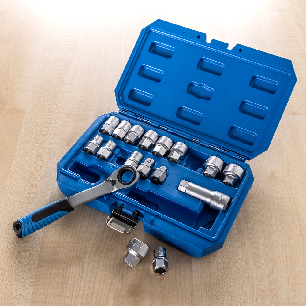 17tlg.-Set Radmutternschraubenschlüssel. versch. Schraubenschlüsselaufsätze