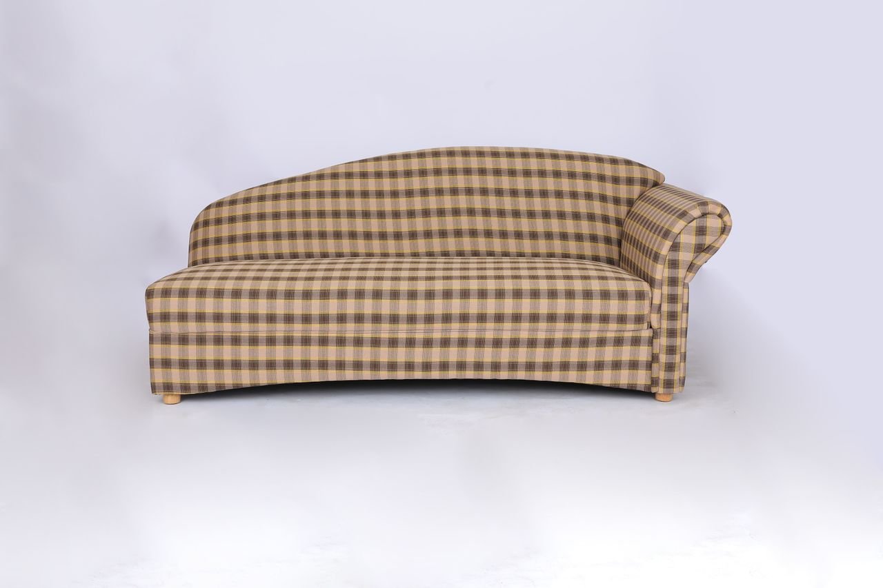 3-Sitzer Sofa Loretta mit rechter Armlehne – Kariert & Braun