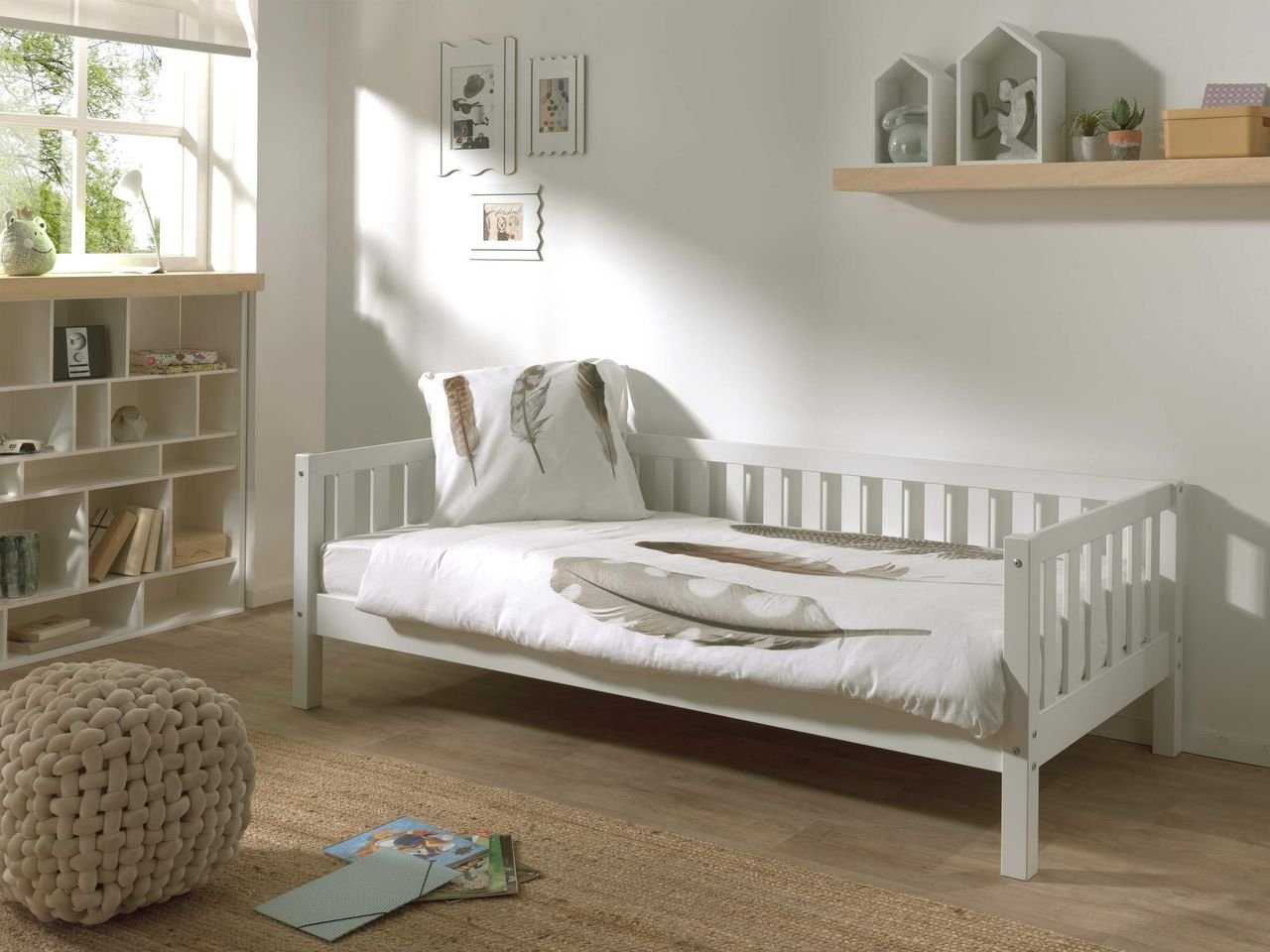 Thumbnail - Kojen Bett Fritz mit Sprossenumrandung u. Rolllattenrost, Liegefläche 90 x 200, Ausf. Weiß lackiert