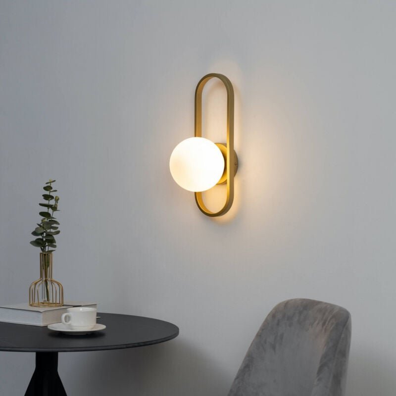 Goldfarbene Vintage-Wandleuchte mit Weißglas - Belisto