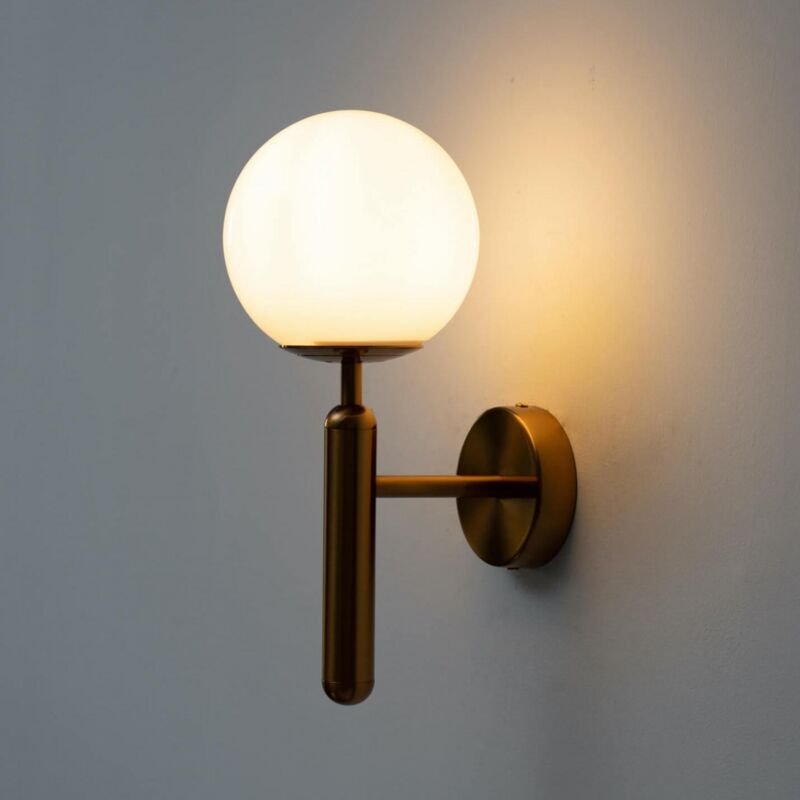 Thumbnail - Kosilum - Wandleuchte mit Messinglaterne und weißen Gläsern - Giovanna