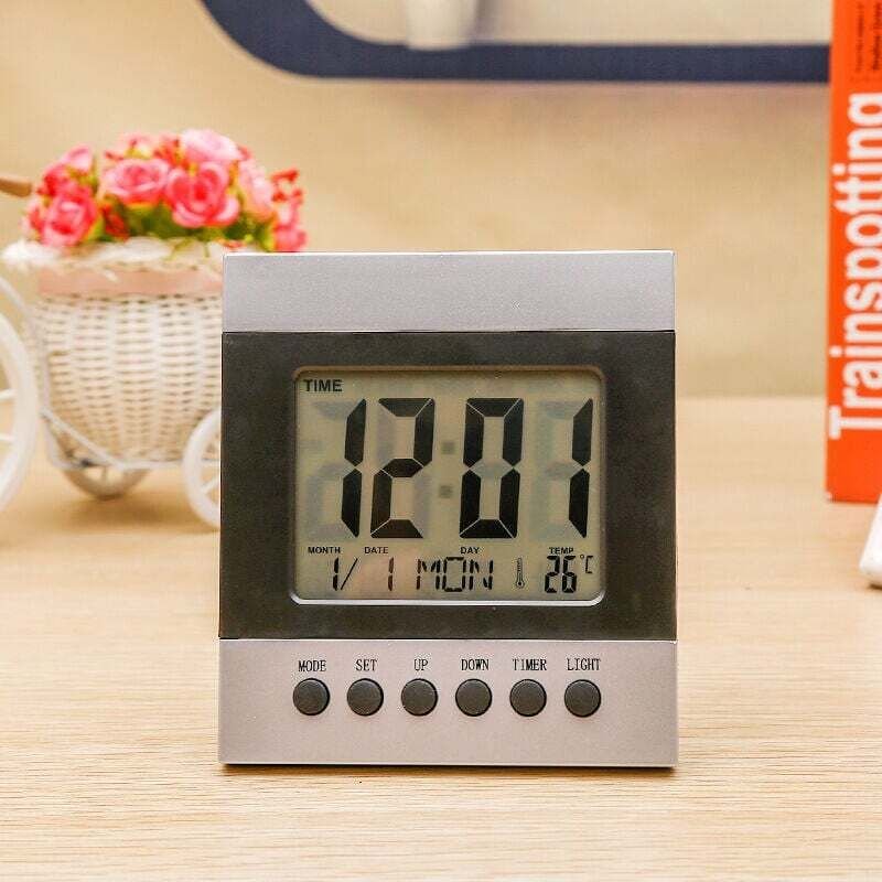 Digitaluhr mit Kalender, multifunktionaler LCD-Digital-Tischwecker mit Nachtlicht und Schlummerfunktion, Uhrzeit/Datum/T...