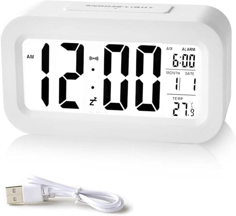 Digitaler Wecker, 12/24-Stunden-Datumsanzeige, mit Schlummerfunktion und Lichtsensor-Smart-Clock, über USB wiederaufladb...