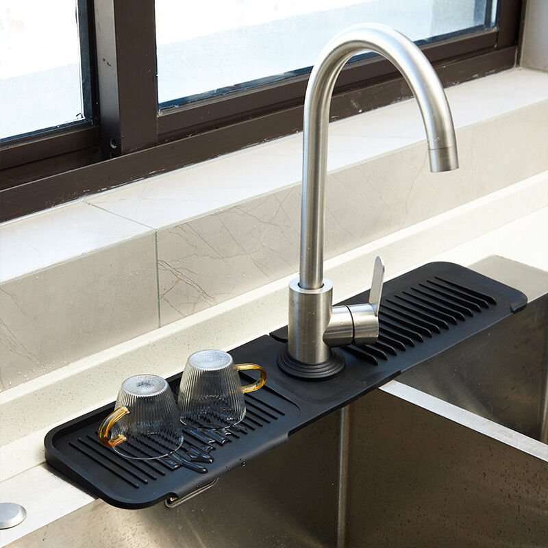 Spritzschutz für Küchenspülen im 5°-Winkel – Silikongriff – Abtropfschale – Spritzschutz für Küchenspülen