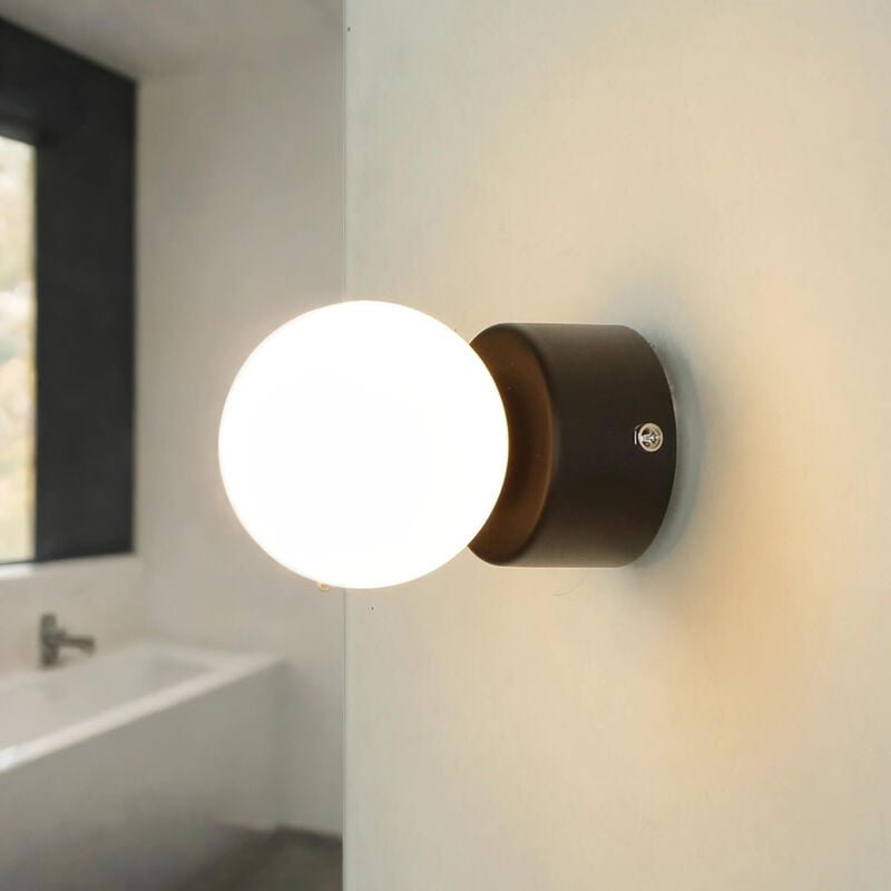 Licht-erlebnisse - Wandlampe IP44 Weiß Schwarz G9 Glas Kugel Schirm Modern Badleuchte