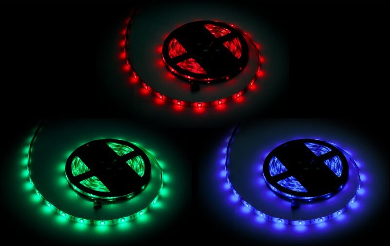 5 m RGB-LED-Streifen mit 5050 SMD-LEDs, 12 V, 24 W, farbig, wasserdicht, Rebel-Design