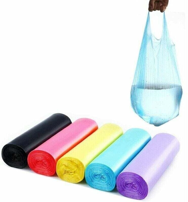 Rollen mit je 100 Stück 20-Liter-Müllsäcken mit Griffen