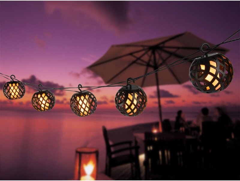 Solarbetriebene led Outdoor Lichterkette mit 8 Kugeln, Länge 4,1 Meter