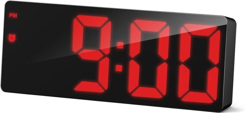 Digitaler Wecker, elektronische Uhr mit 3 Helligkeitsstufen, digitaler Wecker mit Stromversorgung über USB A oder 3 AAA-...