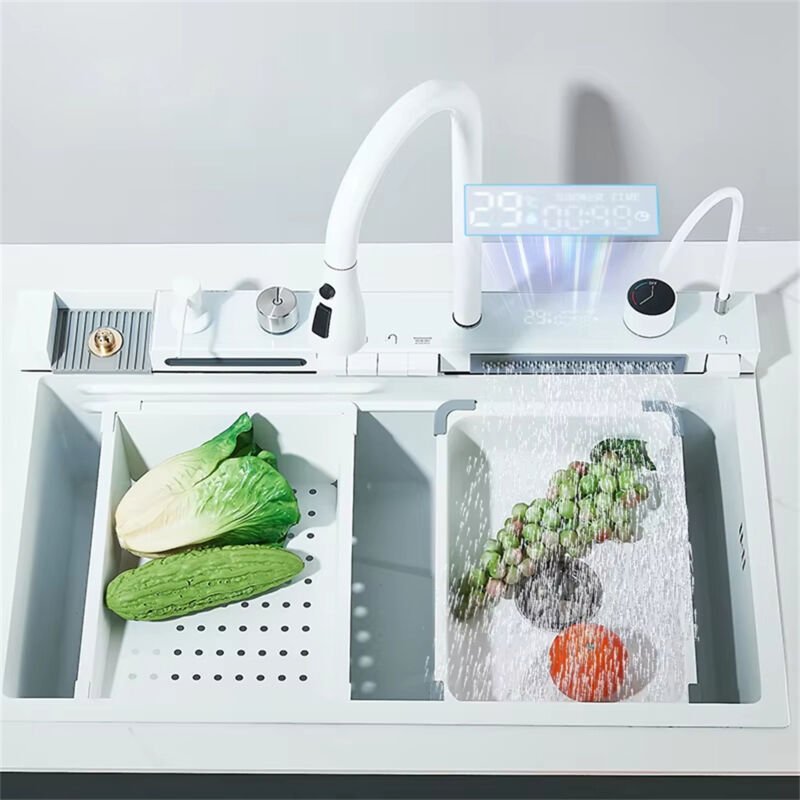 Moderne Edelstahl-Küchenspüle mit Temperaturanzeige, ausziehbarer Armatur und zwei Abtropf Körben (weiß)