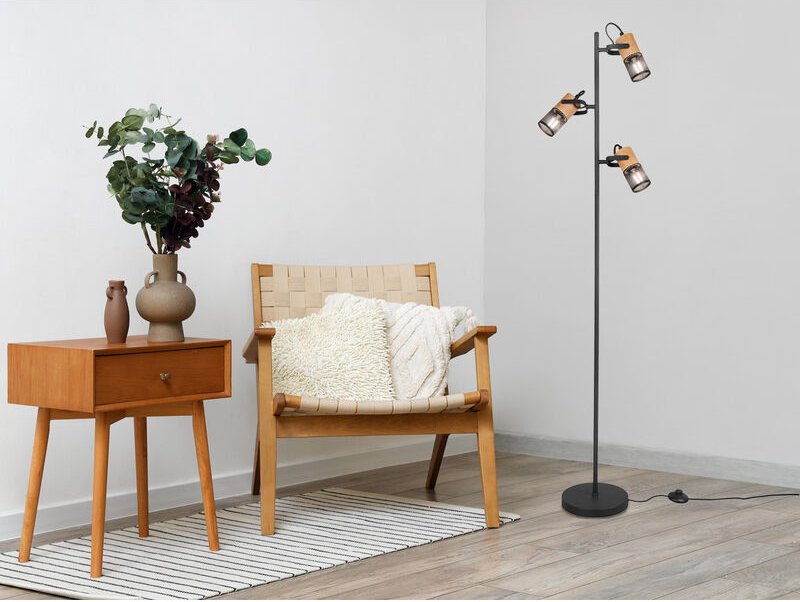 Trio Leuchten - Dreiflammige led Stehlampe mit schwenkbaren Metallgeflecht Spots Schwarz & Holz