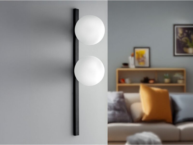 Wandleuchte ENOIRE 2-flammig Schwarz mit Glaskugeln in Opalweiß, Höhe 60cm