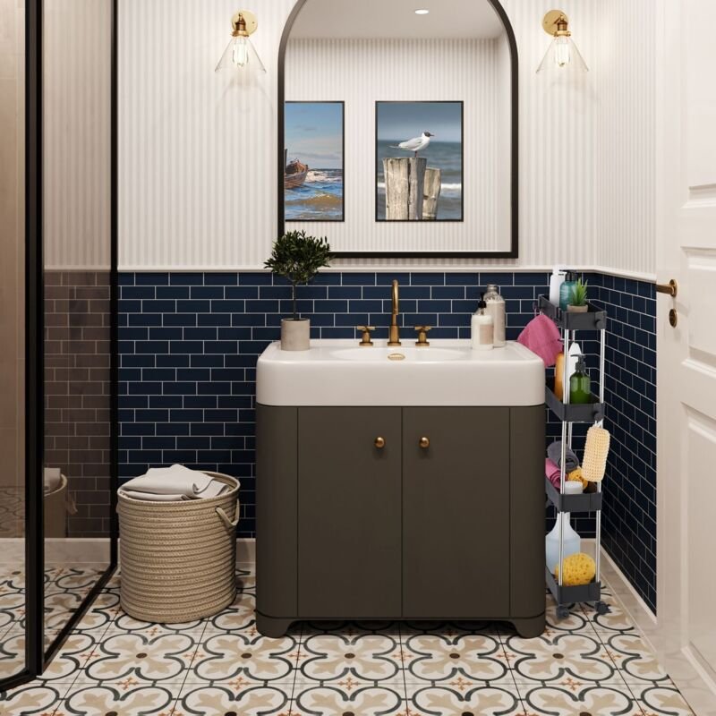 Schwarzer rollwagen mit 4 ebenen zur aufbewahrung in kuche oder bad