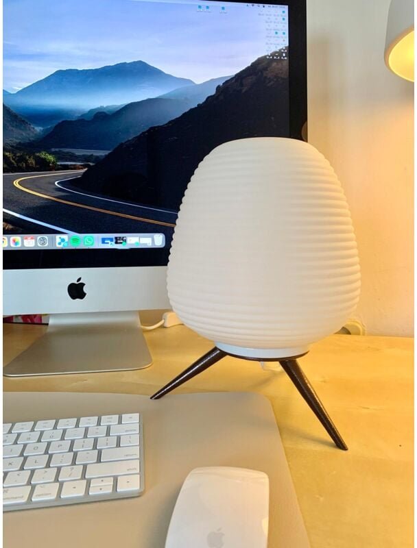 Hive T - moderne Tischlampe - Glaskokon