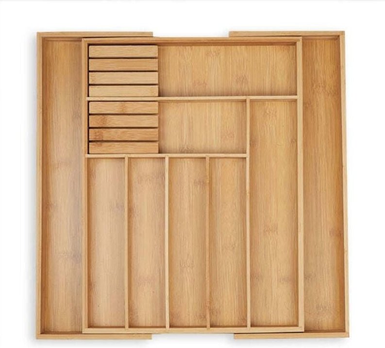 Ausziehbarer besteckkasten aus bambus