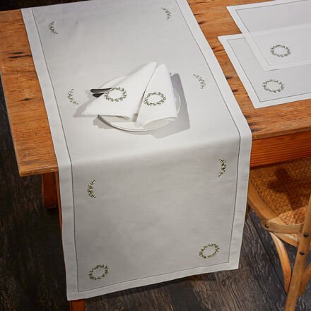 Tischläufer mit Kranzmotiv, 50 x 150 cm, 100 % Baumwolle