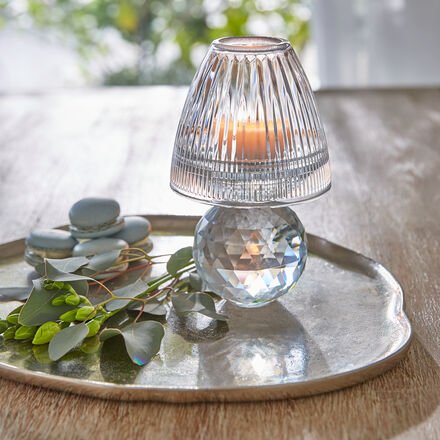 Glas-Windlicht in Lampenform - Raffiniert geschliffen, Kristallfuß, romantische Lichteffekte, für drinnen & draußen, 18,...