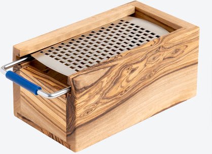 Olivenholz-Parmesanreibe, 15 x 8,5 x 7 cm (B/T/H), Reibfläche 12,5 x 7 cm