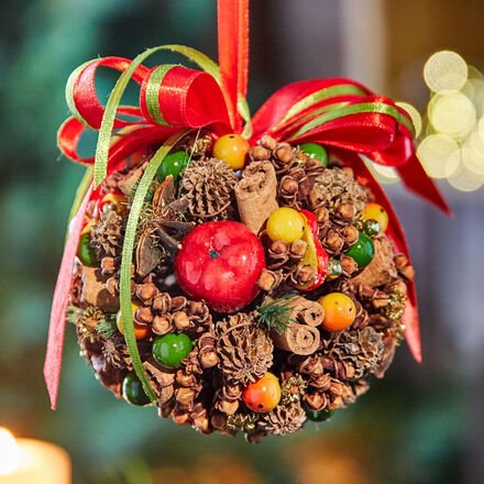 Gewürzkugel mit rotem Schleifenband, Ø 9 cm