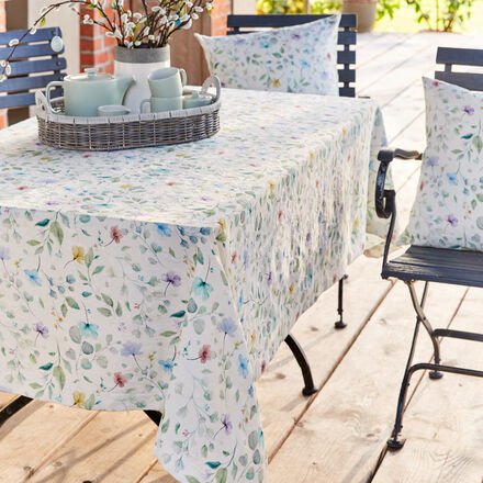 Viola Tischdecke, 130 x 170 cm, Matelasse, 100% CO, Feinwäsche 40 °C