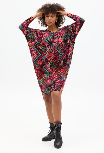 KOKOworld Kleid Toa – aus weicher Viskose – mit Bootsausschnitt und praktischen Taschen – Fair produziert in Polen