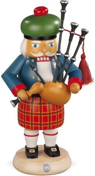 Müller Seiffen Müller Nussknacker Schotte Militärtracht mit Dudelsack 27 cm, - aus nachhaltiger Waldwirtschaft