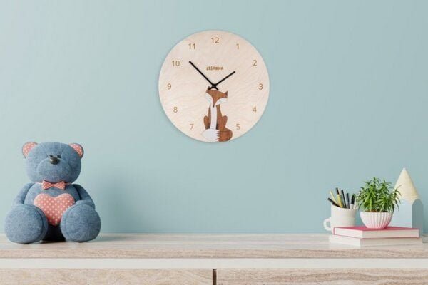 BeWooden Holzuhr Fox Clock – handgefertigte Wanduhr aus Birkenholz mit Fuchs-Motiv