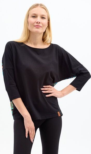 Thumbnail - Bluse Kanta – lockerer Trapezschnitt aus Bio-Baumwolle – mit KOKOworld-Print – 3/4-Arm – perfekt für Yoga, Pilates, Allt...