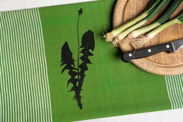 Hirschkind Bio & Fair-Trade-Geschirrtuch "Löwenzahn" leaf green