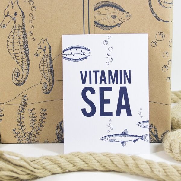 Bow & Hummingbird Postkarte Vitamin Sea