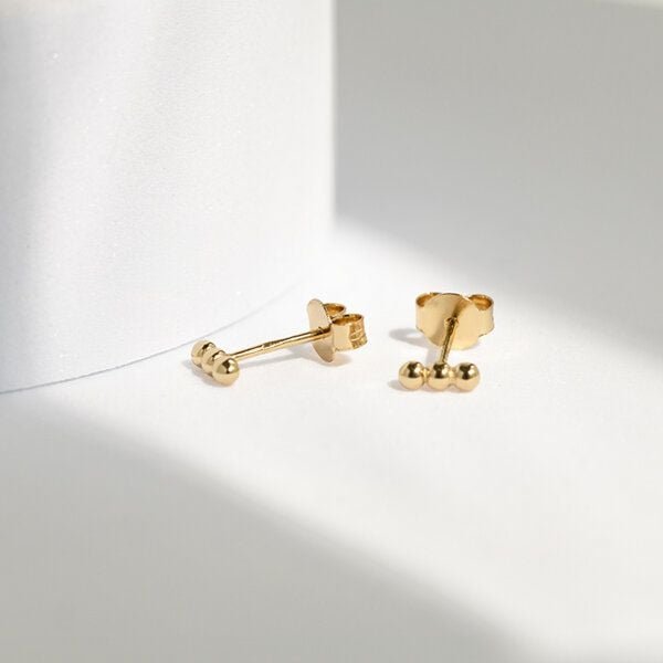 Eppi Silberne Ohrringe mit drei Kugeln Fern