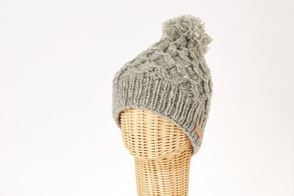 short'n'pietz Schurwollmütze mit Rautenzopfmuster und Bommel