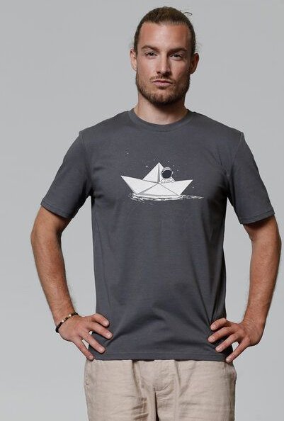 watapparel T-Shirt Astronaut in paper boat