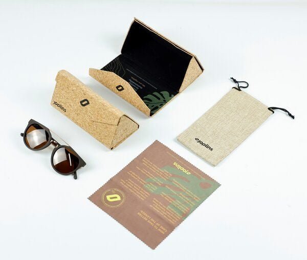 Thumbnail - JOPLINS Pack: Kork-Brillenetui - Fold & Go + Prämie Sonnenbrillen pouch aus Leinen + Prämie Mikrofaser-Sonnenbrillen-Tuc...
