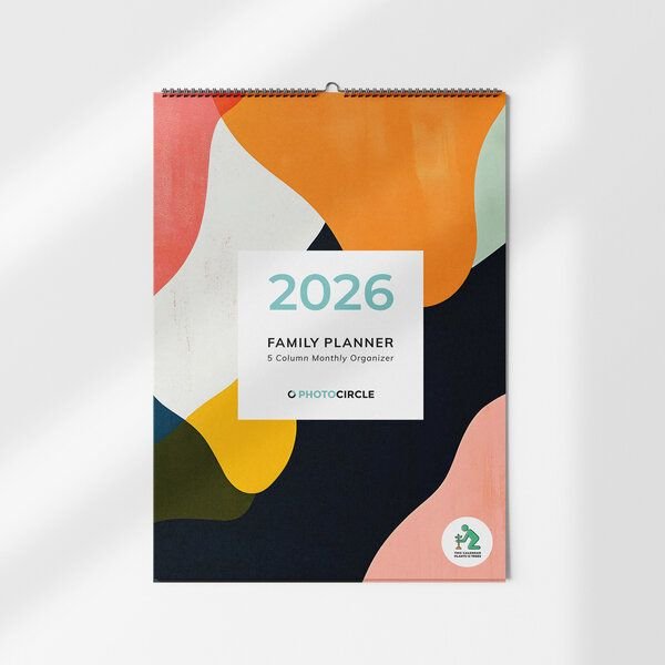 Photocircle Familienplaner 2026 - Abstrakte Formen / Wandkalender / 5-Spalten-Terminkalender & Organizer