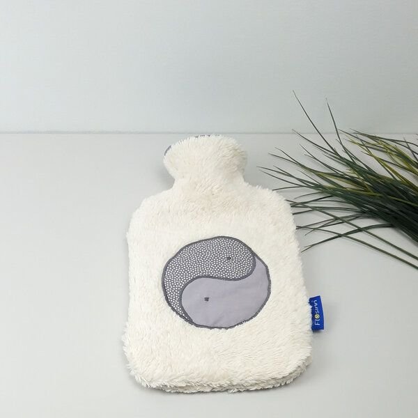 Flosinn Kuschelige Wärmflaschen aus Bio-Teddyplüsch. Wärmflaschenbezug und Wärmflasche. Verschiedene Farben