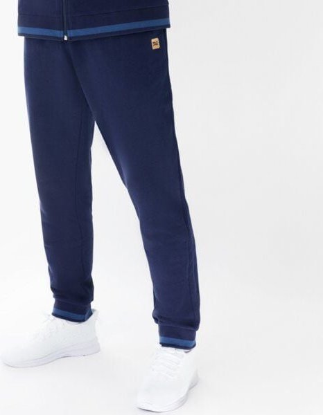 TAO Sportswear Warme Herren Jogginghose Jacob aus Bio-Baumwolle mit farblichen Akzenten